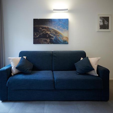 Cozy Meravigli Apartment - Pleasant Walk Between Duomo And Castello Милано Екстериор снимка