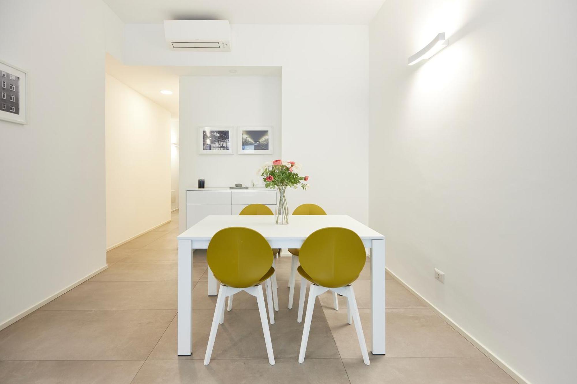 Cozy Meravigli Apartment - Pleasant Walk Between Duomo And Castello Милано Екстериор снимка