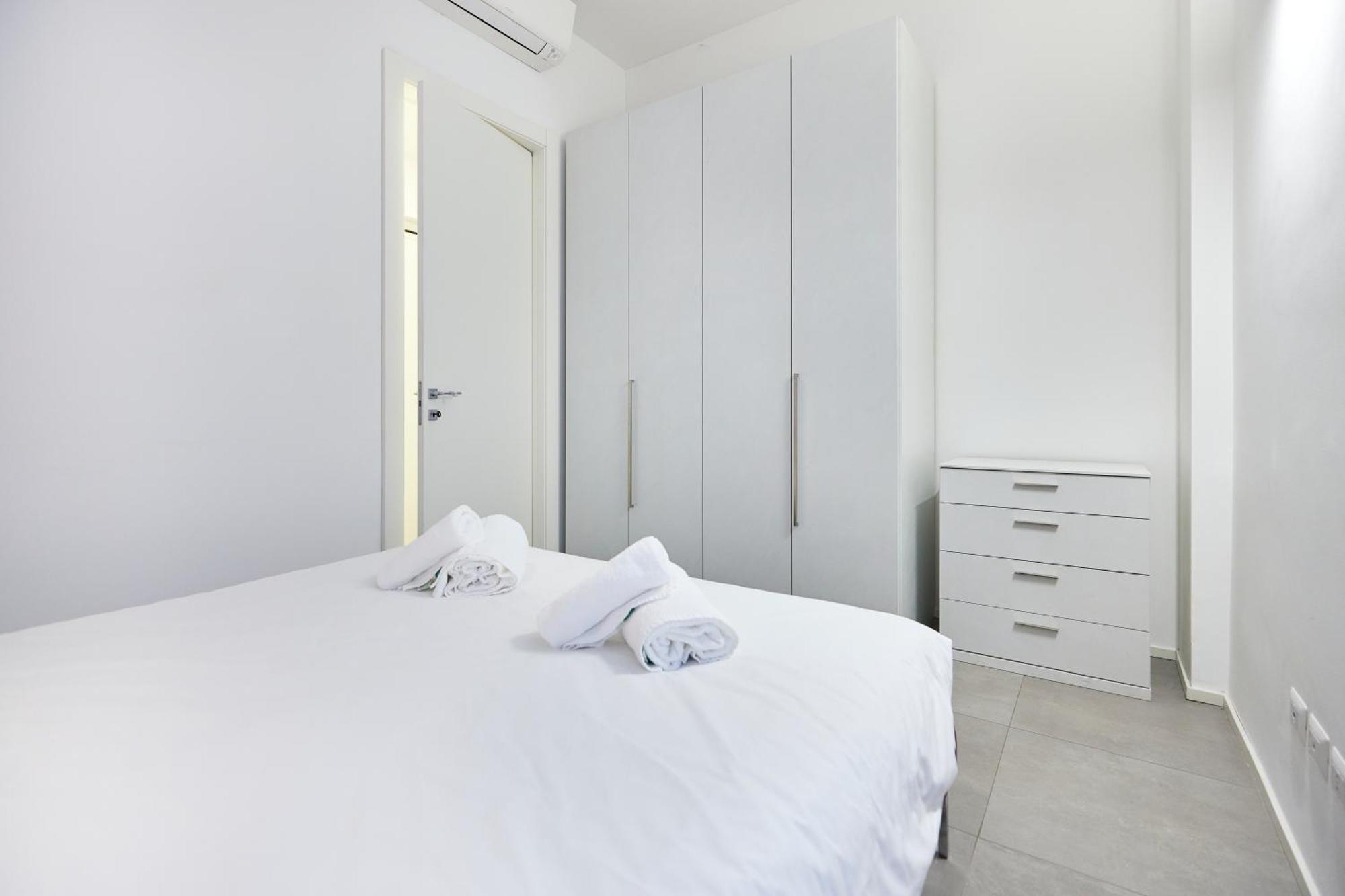 Cozy Meravigli Apartment - Pleasant Walk Between Duomo And Castello Милано Екстериор снимка